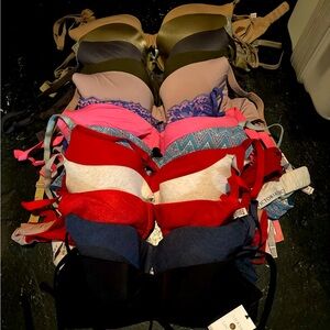 VS/PINK 19 bras & 1 tankini used 1 South Shore new